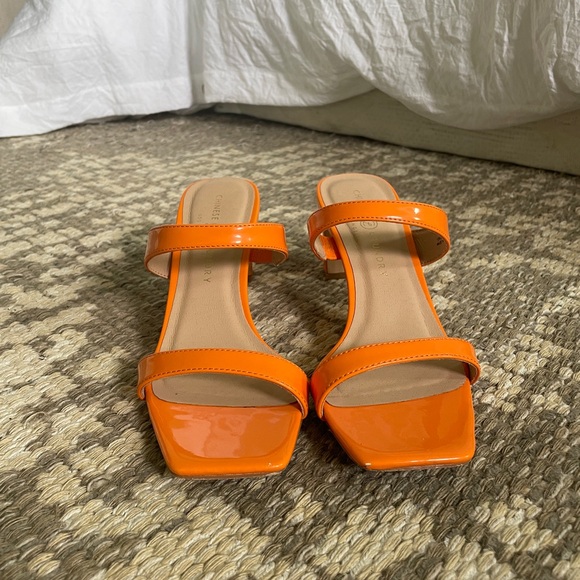 Chinese Laundry, Yanti Slide, 8 - Picture 3 of 7